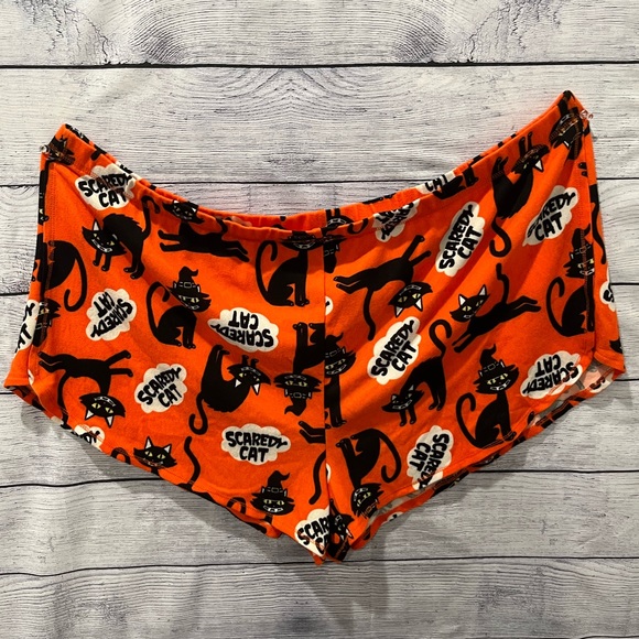 Scaredy Cat Halloween Pajamas 2 piece set. Black and Orange XL top/3XL bottoms. - Picture 6 of 13